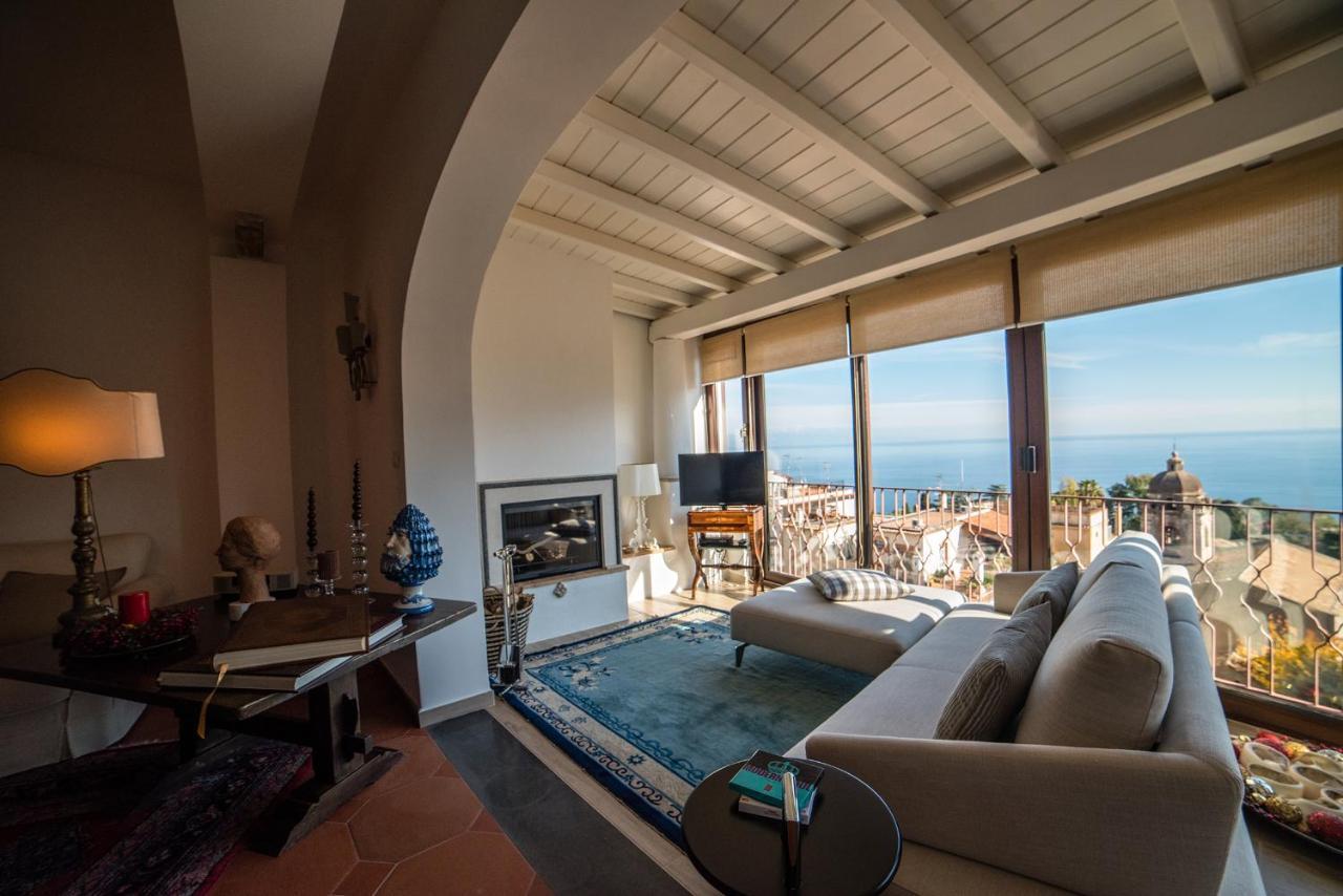 Casa Arico & Shatulle Suites Taormina Bagian luar foto